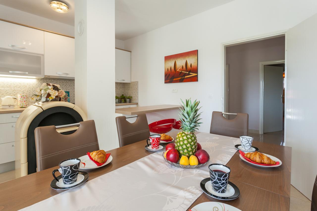 Apartment Klara Биоград-на-Мору Экстерьер фото